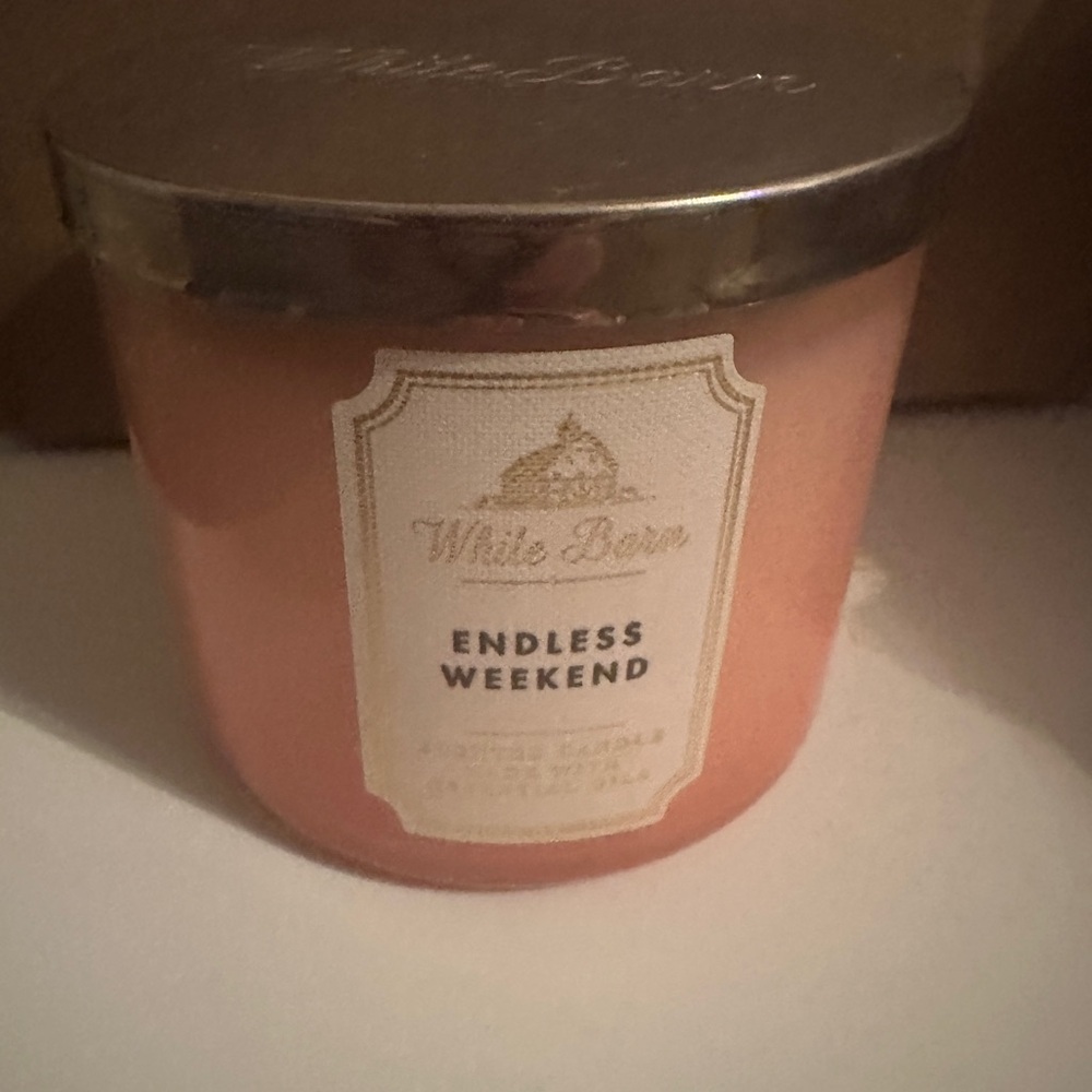 White Barn Endless Weekend Candle - Blush Pink